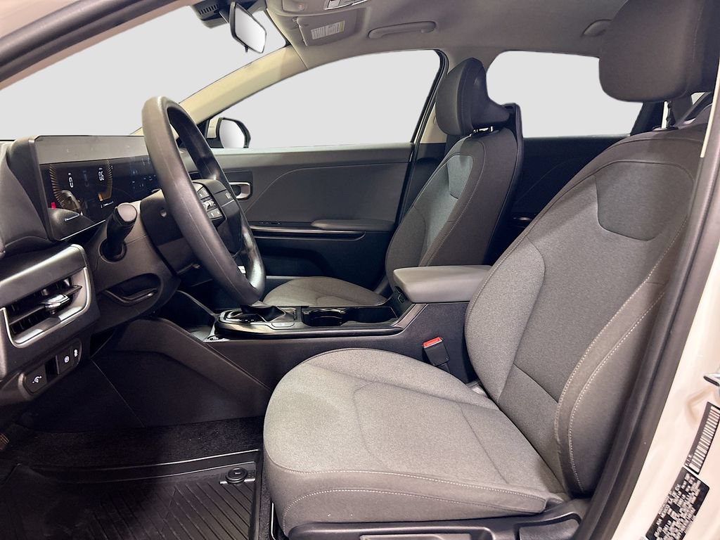 Used 2025 Kia K4 FWD image 17