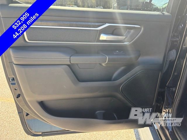 Used 2023 RAM 1500 4x4 Crew Cab image 30