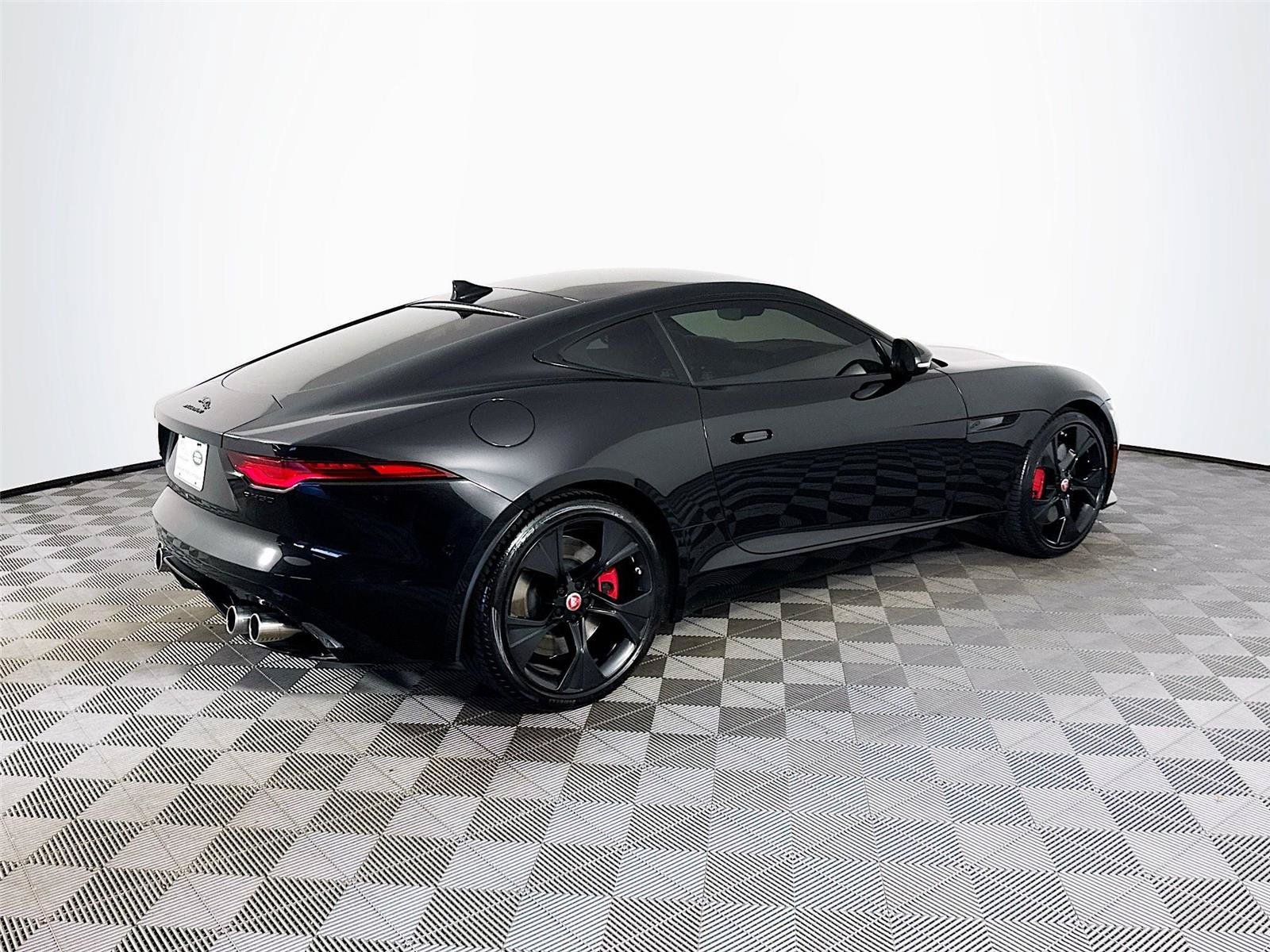 Used 2022 Jaguar F-TYPE Coupe RWD image 5