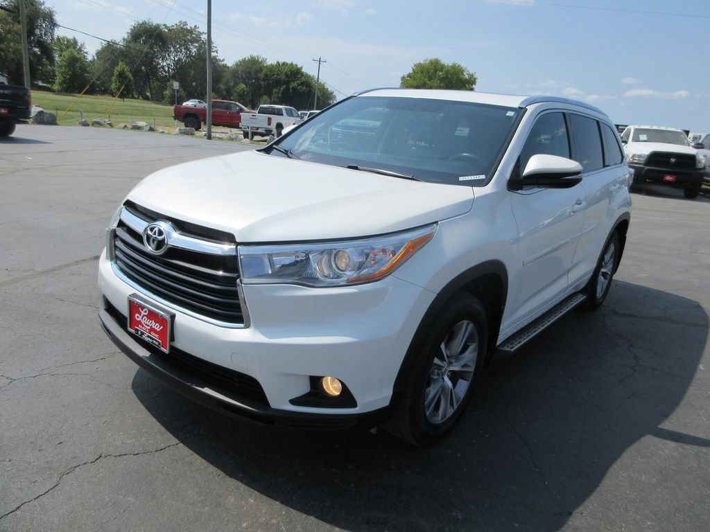Used 2015 Toyota Highlander XLE AWD/4WD image 10