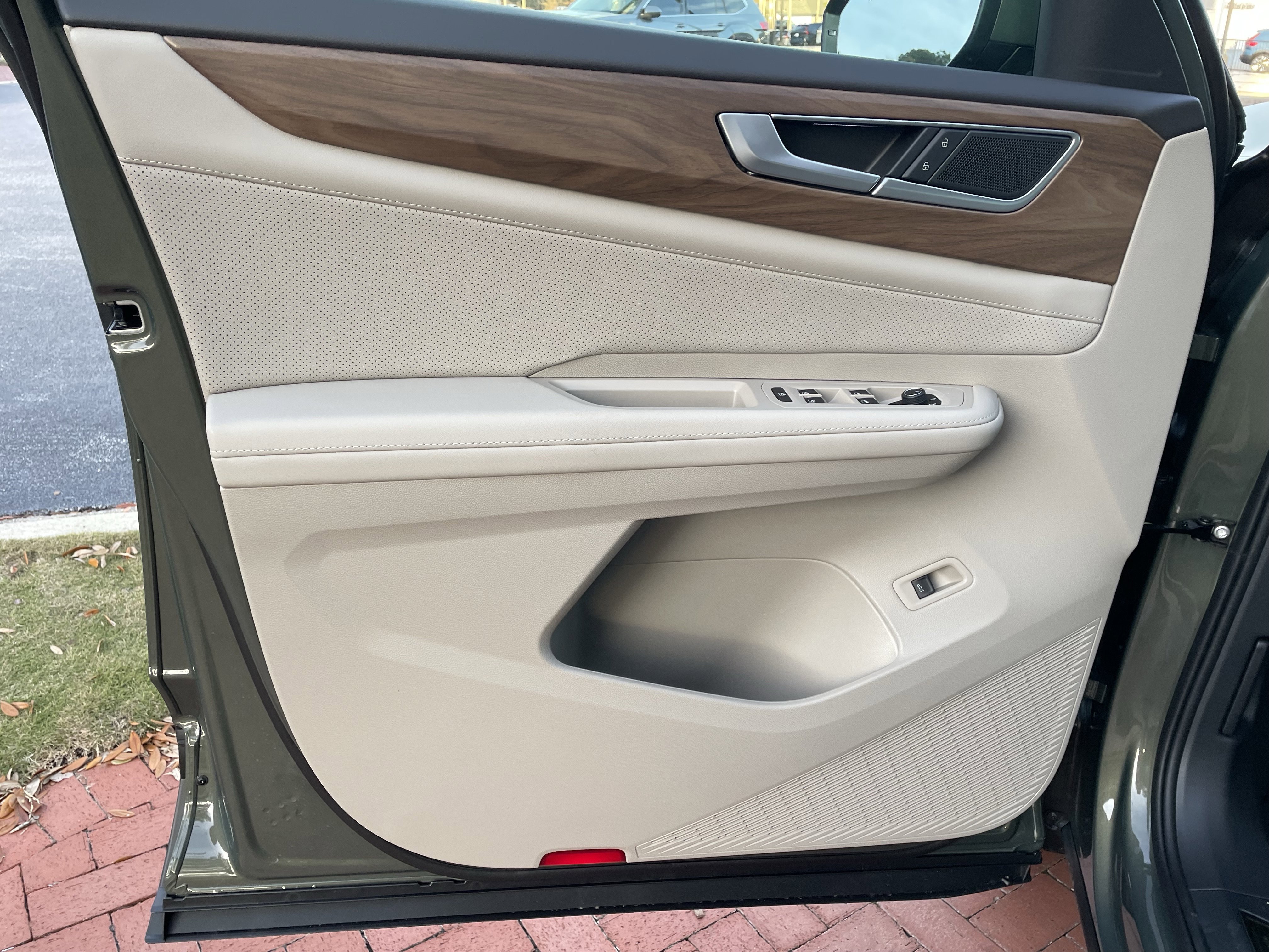 New 2026 Volkswagen Atlas SE image 14
