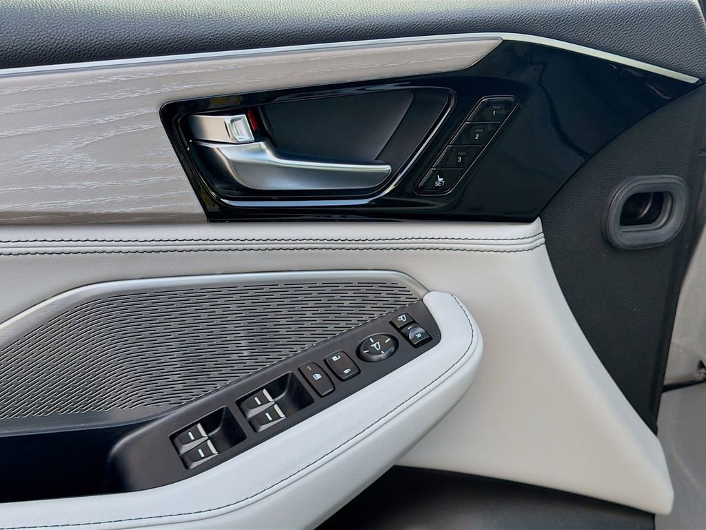 Used 2023 Acura MDX SH-AWD w/ Advance Package image 24