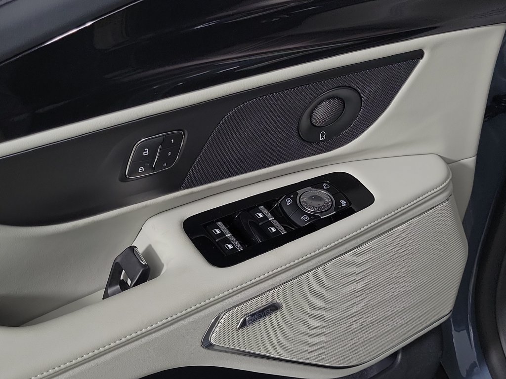 New 2026 Lincoln Nautilus Reserve AWD/4WD image 20