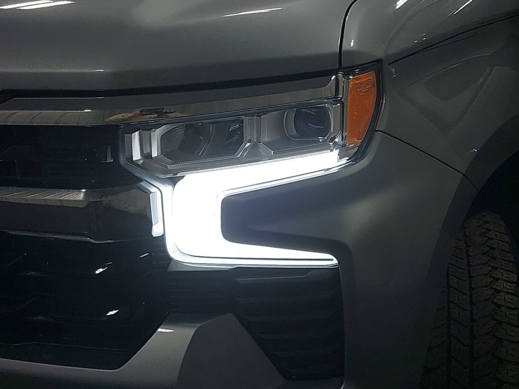 Used 2023 Chevrolet Silverado 1500 LT image 32