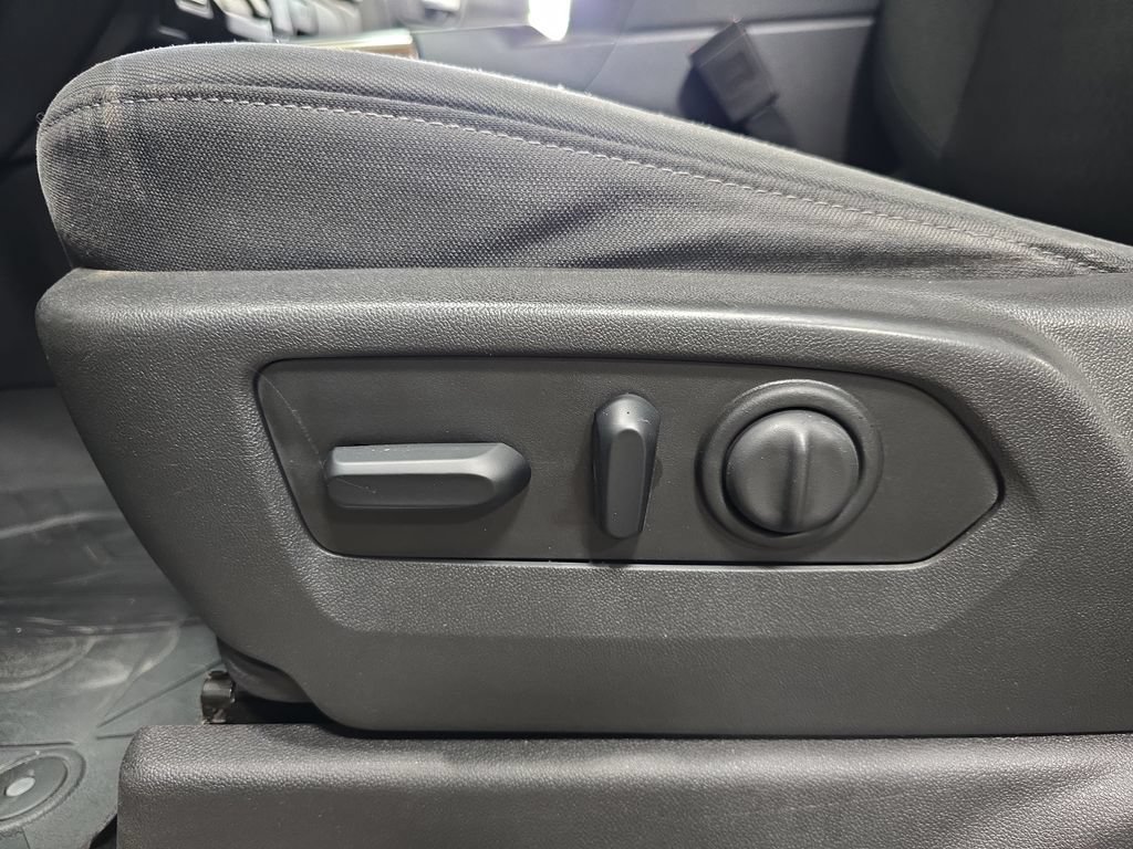 Used 2019 Chevrolet Silverado 1500 RST AWD/4WD image 29