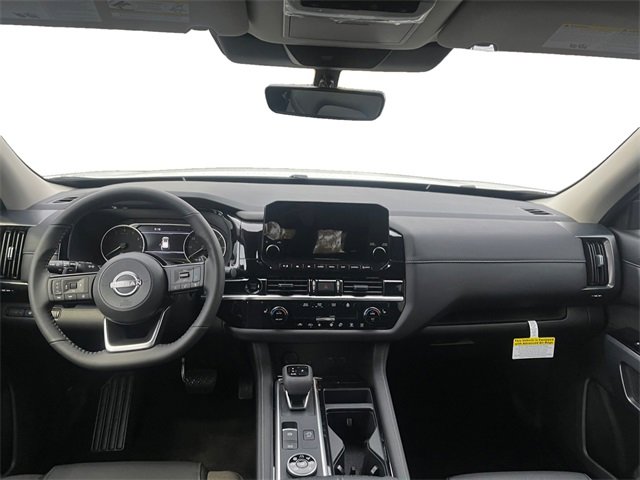 New 2025 Nissan Pathfinder SL image 3