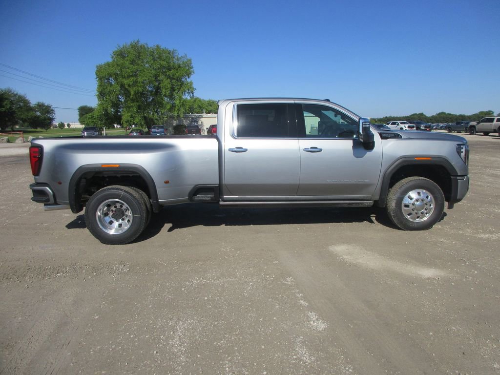 New 2026 GMC Sierra 3500 Denali Ultimate AWD/4WD image 3