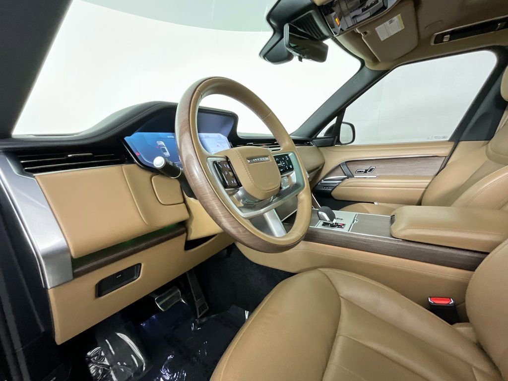 Used 2025 Land Rover Range Rover Long Wheelbase Autobiography image 15