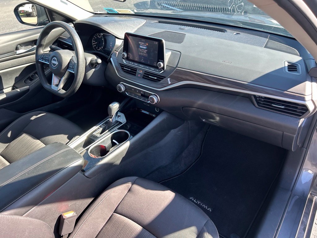 Used 2024 Nissan Altima 2.5 SV FWD image 38