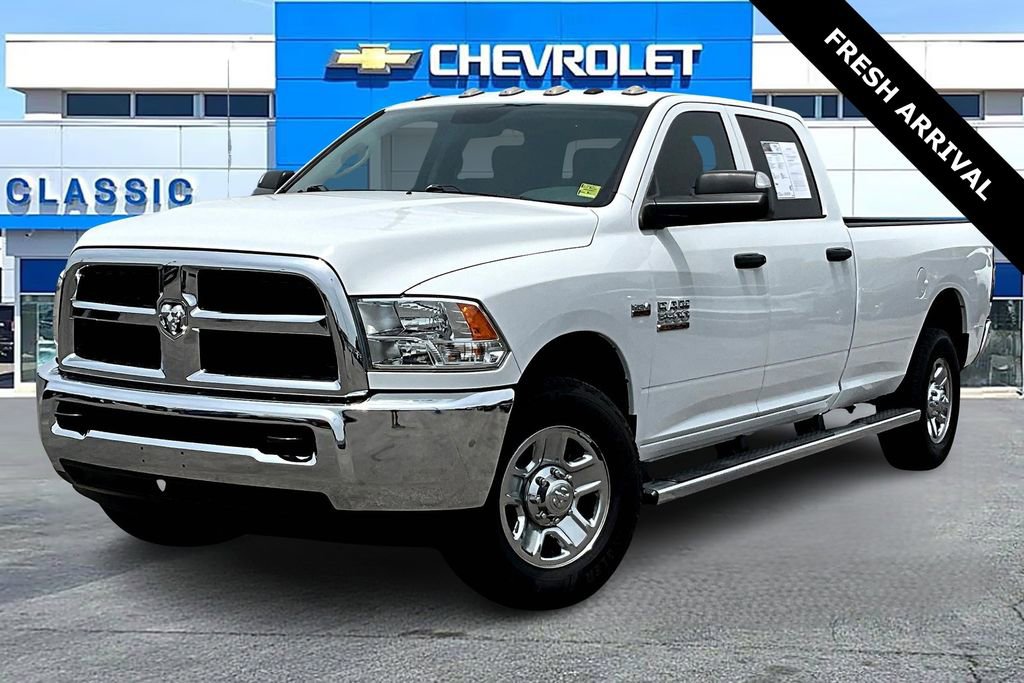 Used 2018 RAM 3500 Tradesman w/ Chrome Appearance Group RWD image 3