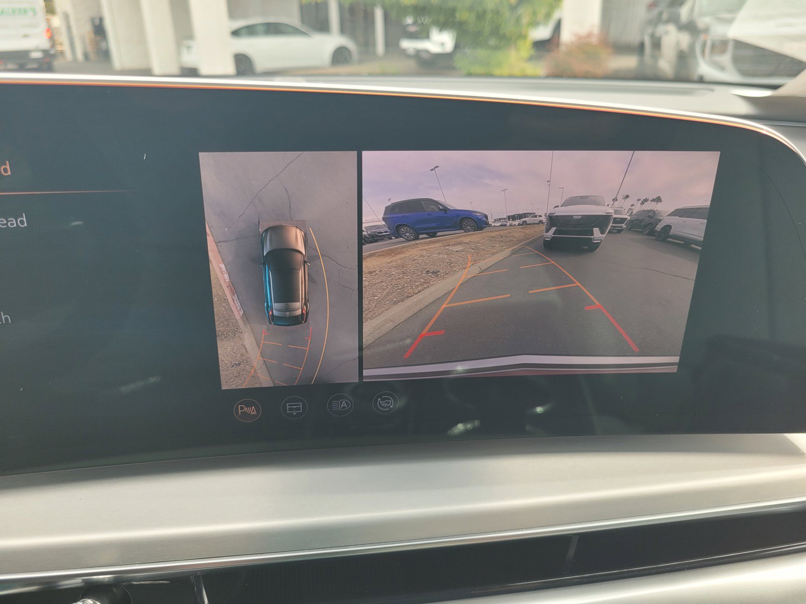 Certified 2025 Cadillac Lyriq Luxury AWD/4WD image 19