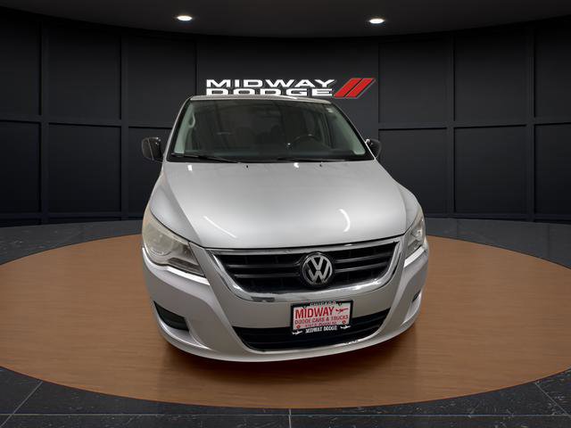 Used 2010 Volkswagen Routan S image 5