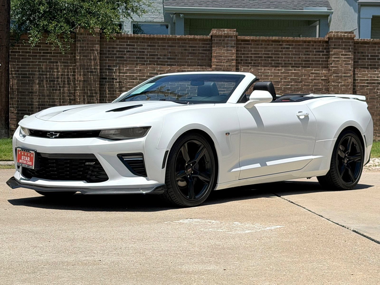 Used 2018 Chevrolet Camaro SS RWD image 8