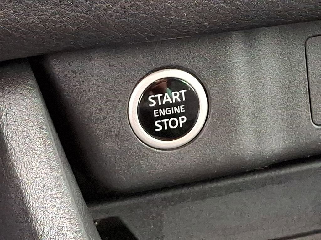 Used 2023 Nissan Rogue SV image 26