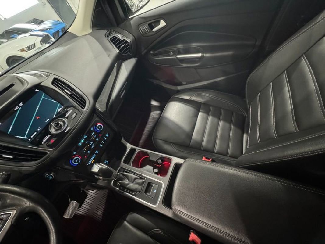 Used 2018 Ford Escape Titanium w/ Ford Safe & Smart Package image 27