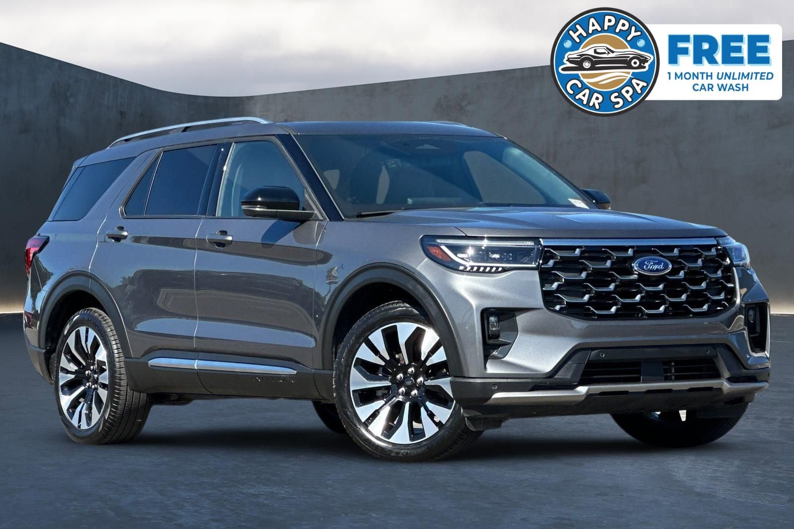 Used 2025 Ford Explorer Platinum w/ LUX Leather Package image 1