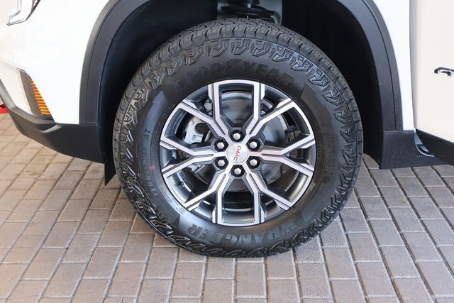 New 2025 GMC Acadia AT4 w/ Luxury Package image 10
