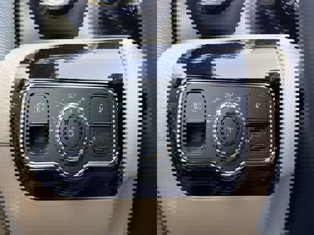 Used 2022 Mercedes-Benz A 220 image 28