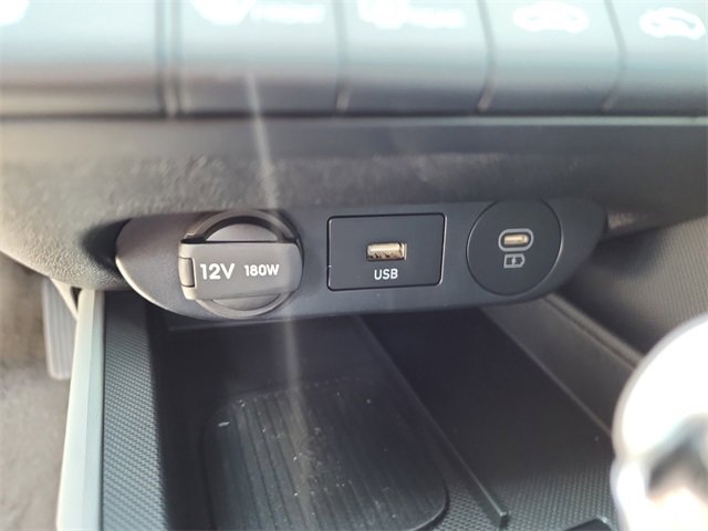 New 2025 Hyundai Elantra Limited image 19