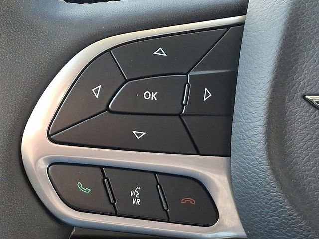 Used 2024 Chrysler Pacifica Touring-L image 21