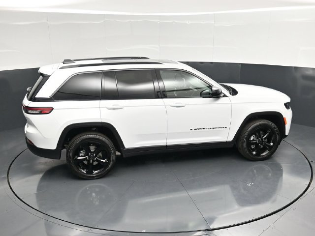 New 2027 Jeep Grand Cherokee Limited w/ Limited Altitude Package AWD/4WD image 49
