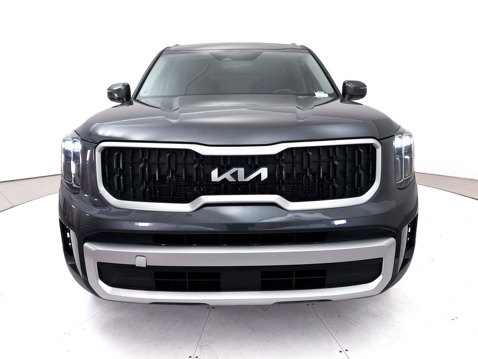 Used 2023 Kia Telluride EX w/ EX Captain's Chair Package FWD image 15