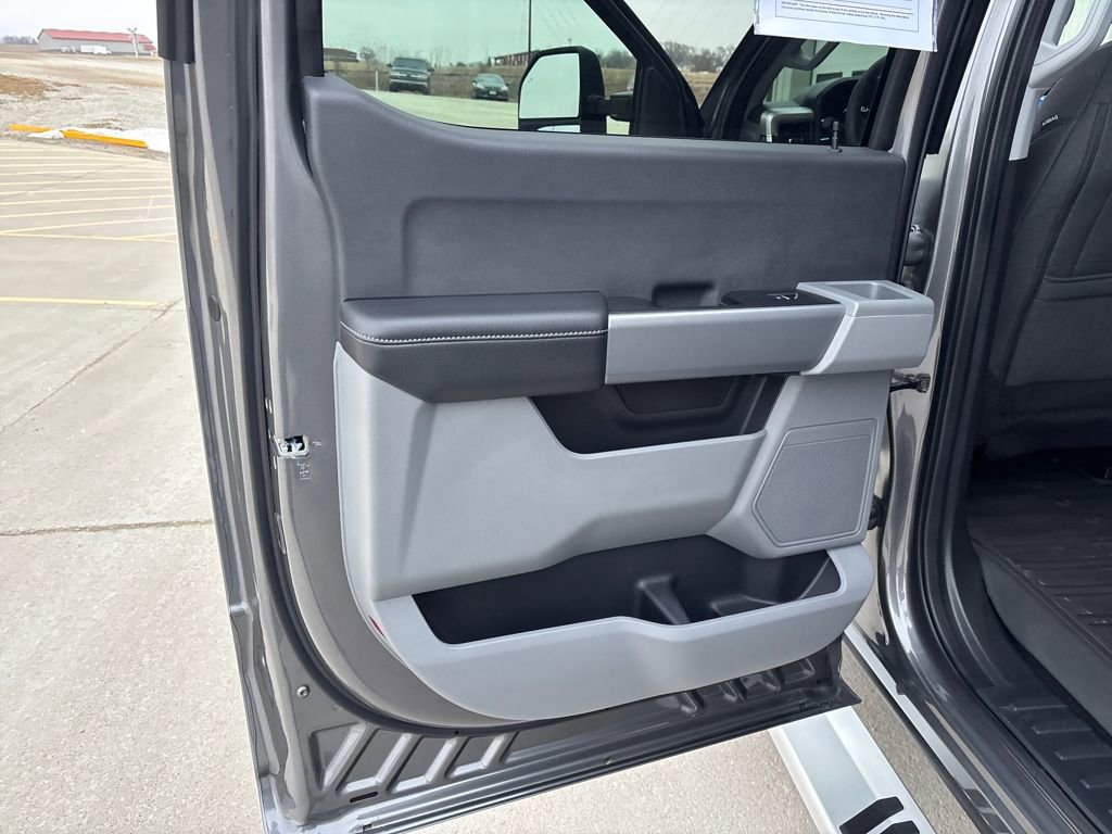 Used 2024 Ford F350 XLT w/ 360-Degree Camera Package image 27