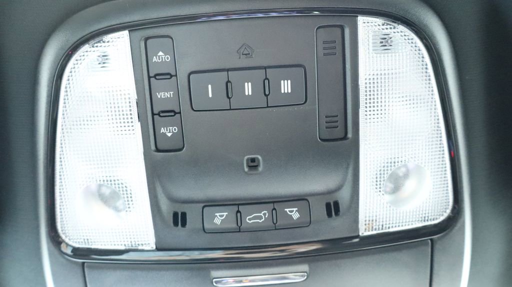 Used 2022 Dodge Durango R/T w/ Trailer Tow Group IV image 46