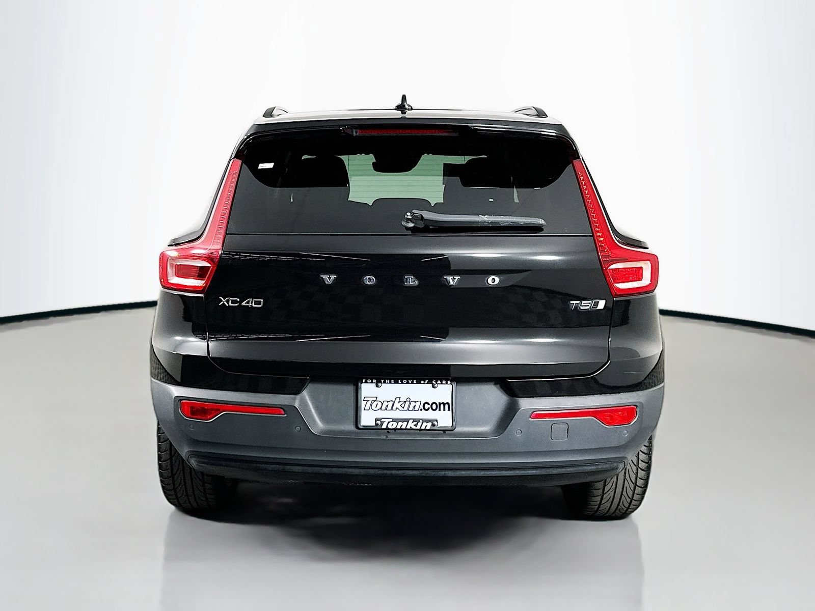 Used 2021 Volvo XC40 T5 R-Design w/ Advanced Package AWD/4WD image 6