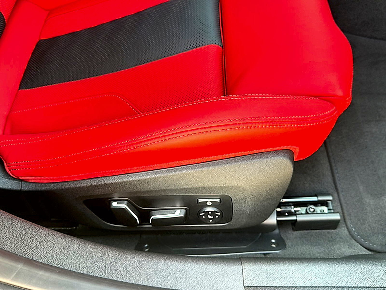Used 2024 BMW M3 Competition w/ Executive Package AWD/4WD image 26
