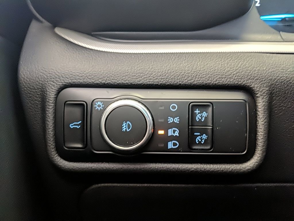 Used 2023 Ford Explorer XLT w/ Equipment Group 202A image 26