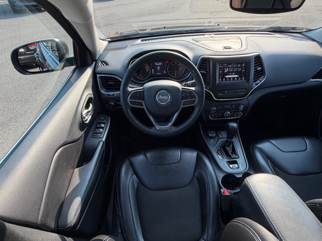Used 2019 Jeep Cherokee Latitude Plus AWD/4WD image 25