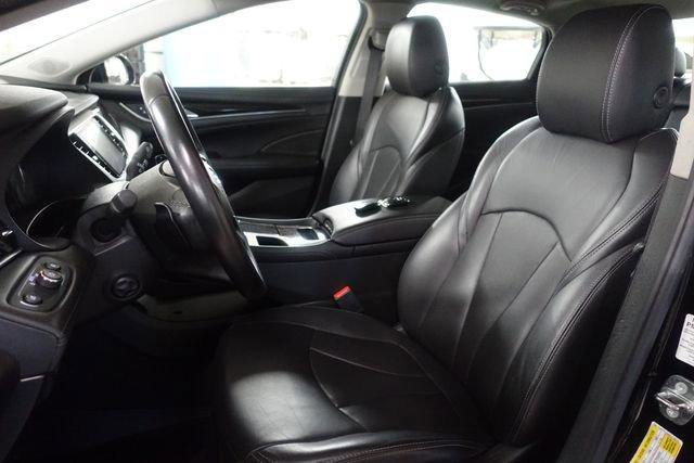 Used 2017 Buick LaCrosse Essence FWD image 11