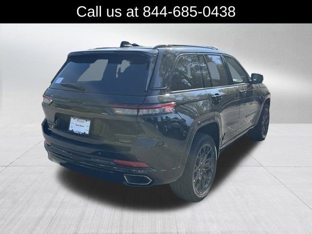 New 2025 Jeep Grand Cherokee Summit image 5