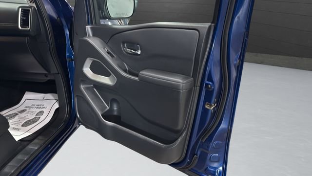 Used 2022 Nissan Frontier SV w/ Technology Package image 44