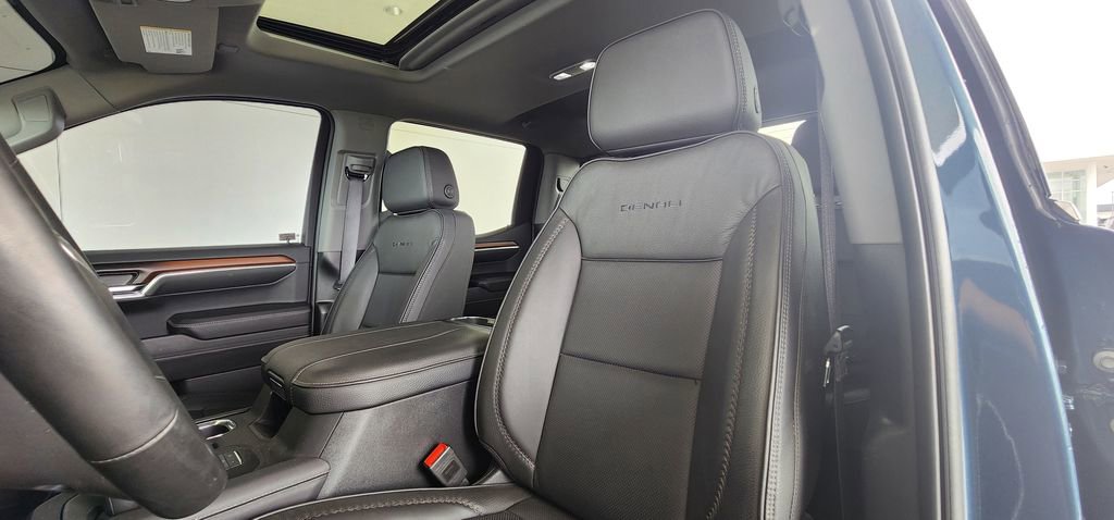 Used 2024 GMC Sierra 1500 Denali w/ Technology Package AWD/4WD image 16