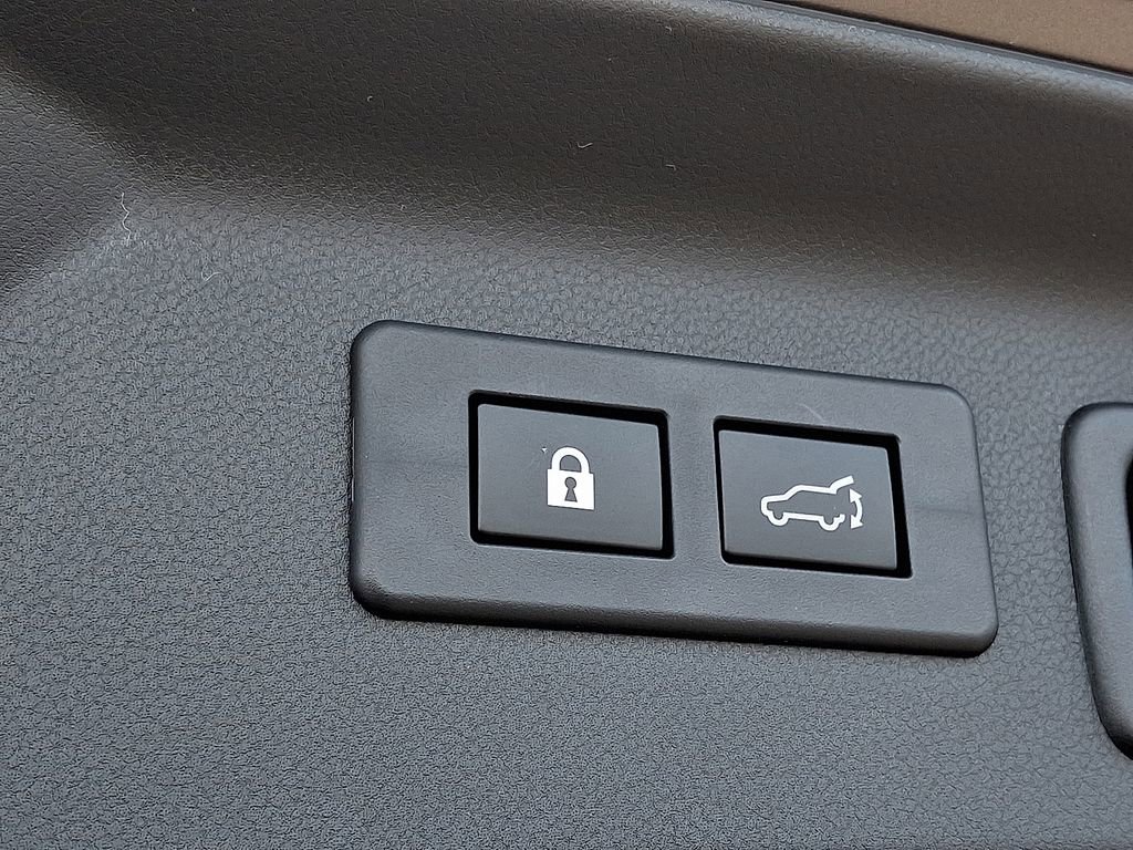 Certified 2025 Subaru Forester Premium image 32