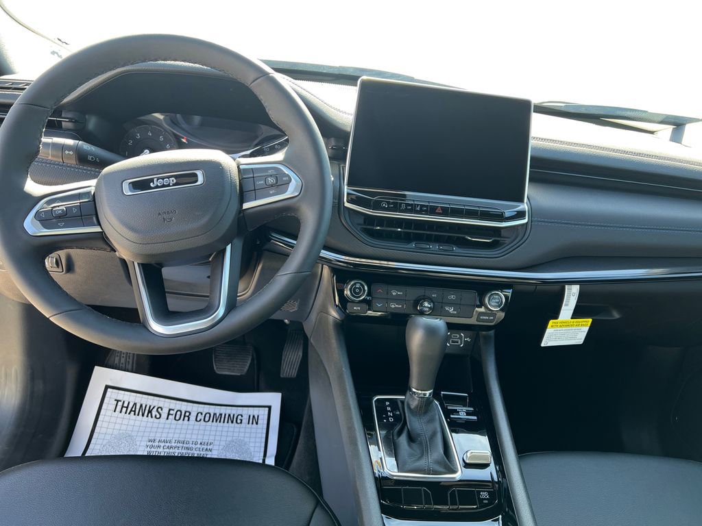 New 2026 Jeep Compass Latitude image 10