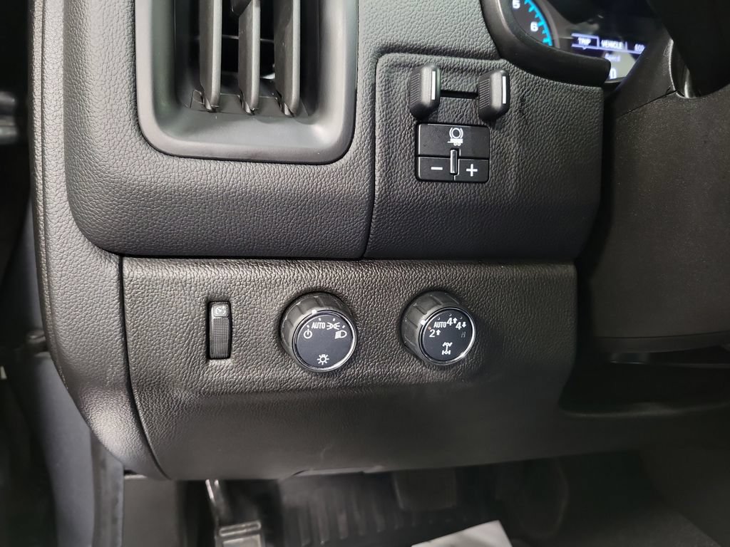 Used 2022 Chevrolet Colorado LT w/ Safety Package AWD/4WD image 22