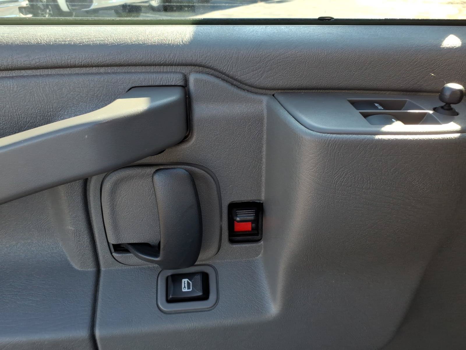 Used 2024 GMC Savana 2500 w/ Driver Convenience Package RWD image 7