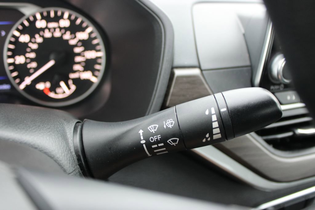 Used 2024 Nissan Altima 2.5 SV FWD image 37