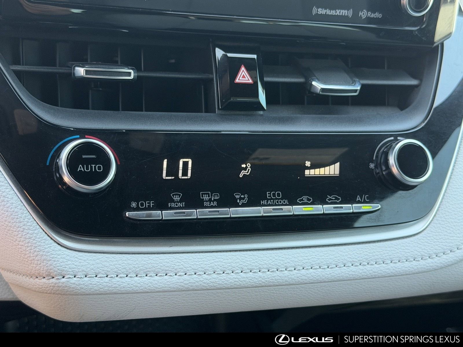 Used 2021 Toyota Corolla SE w/ SE Preferred Package image 24