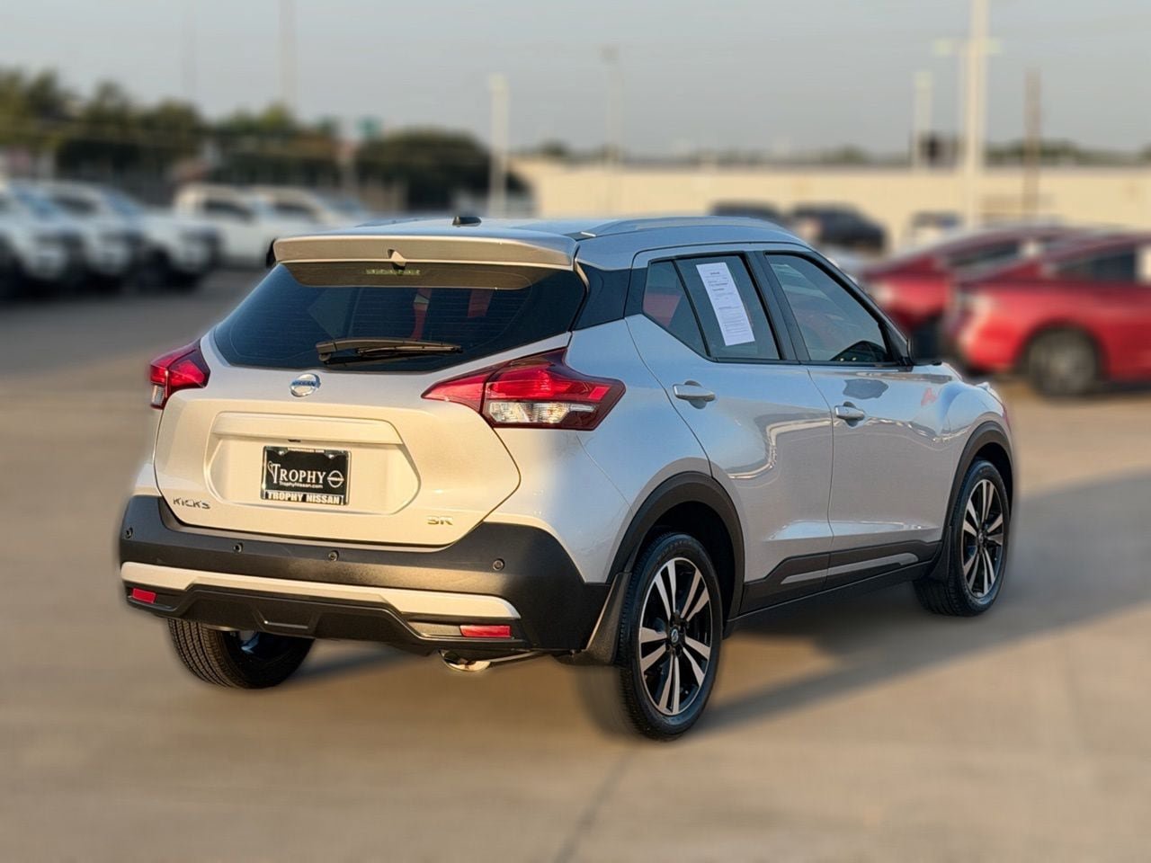 Certified 2020 Nissan Kicks SR FWD image 7