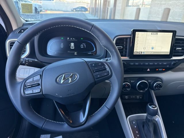 Used 2025 Hyundai Venue Limited image 20