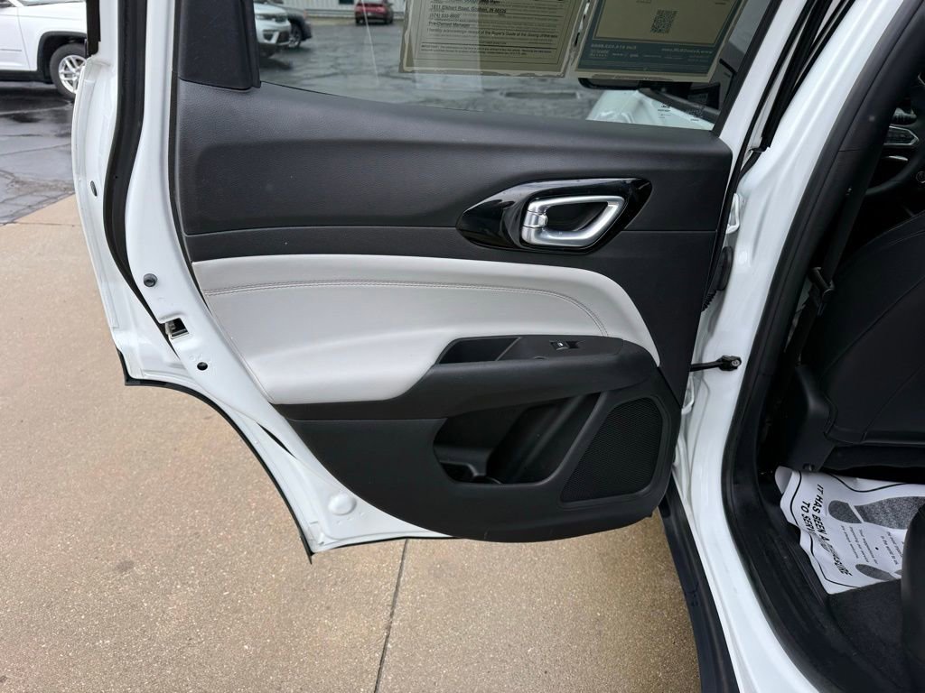 Used 2023 Jeep Compass Limited image 16