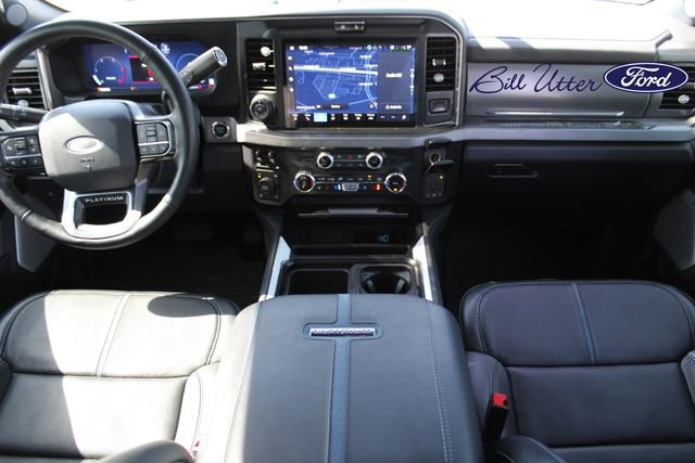 Certified 2025 Ford F250 Platinum w/ FX4 Off-Road Package image 16