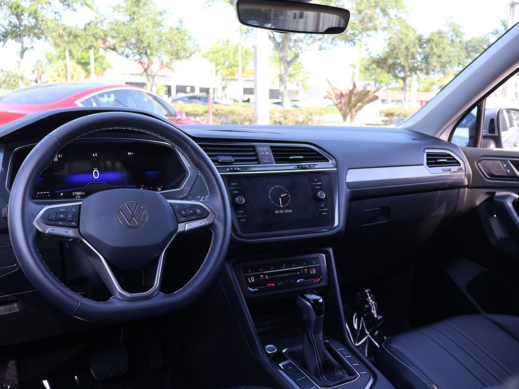 Used 2023 Volkswagen Tiguan SE FWD image 23