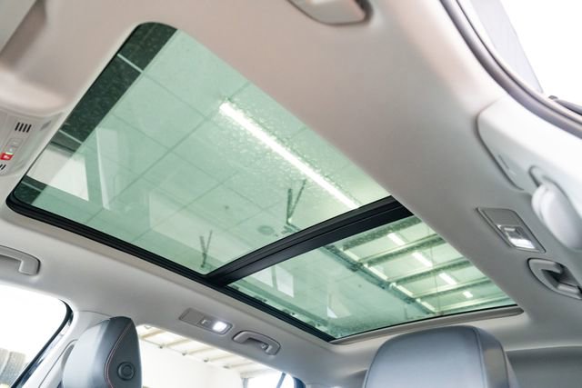 Used 2024 Volkswagen Tiguan Wolfsburg Edition image 21