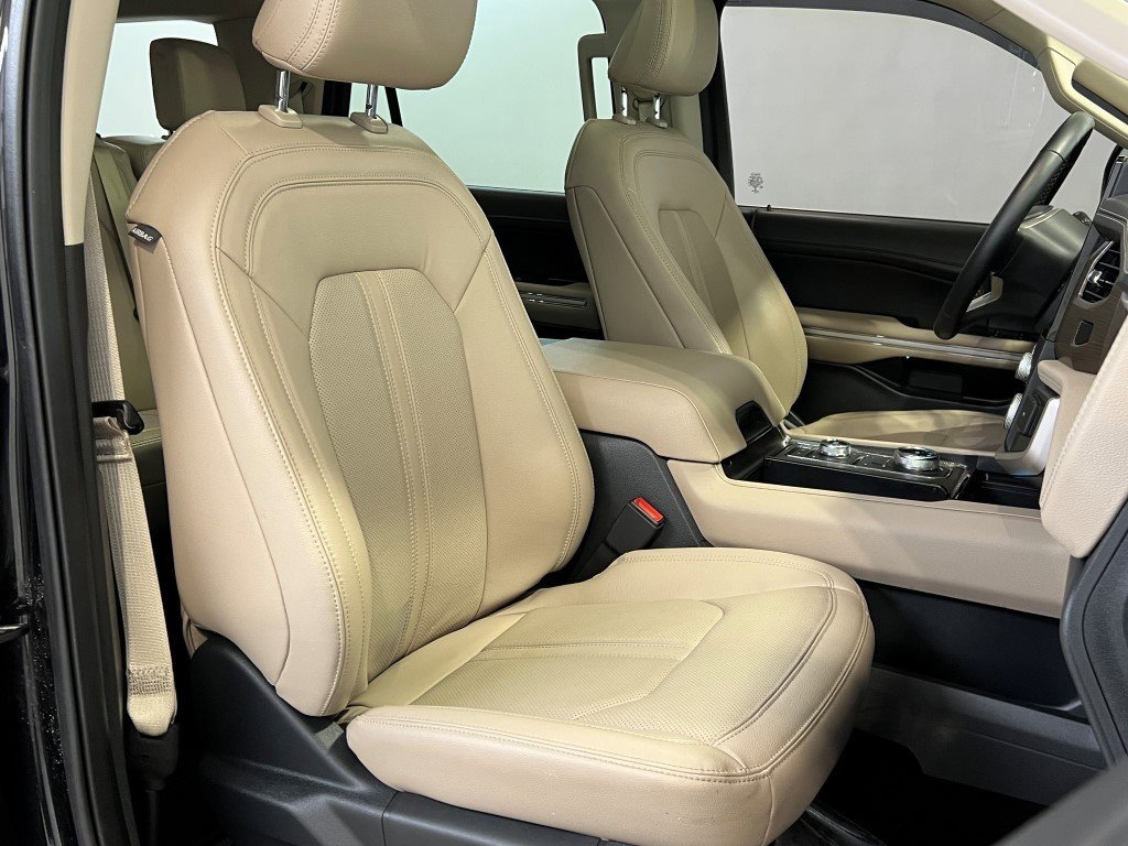 Used 2022 Ford Expedition Max Limited image 15