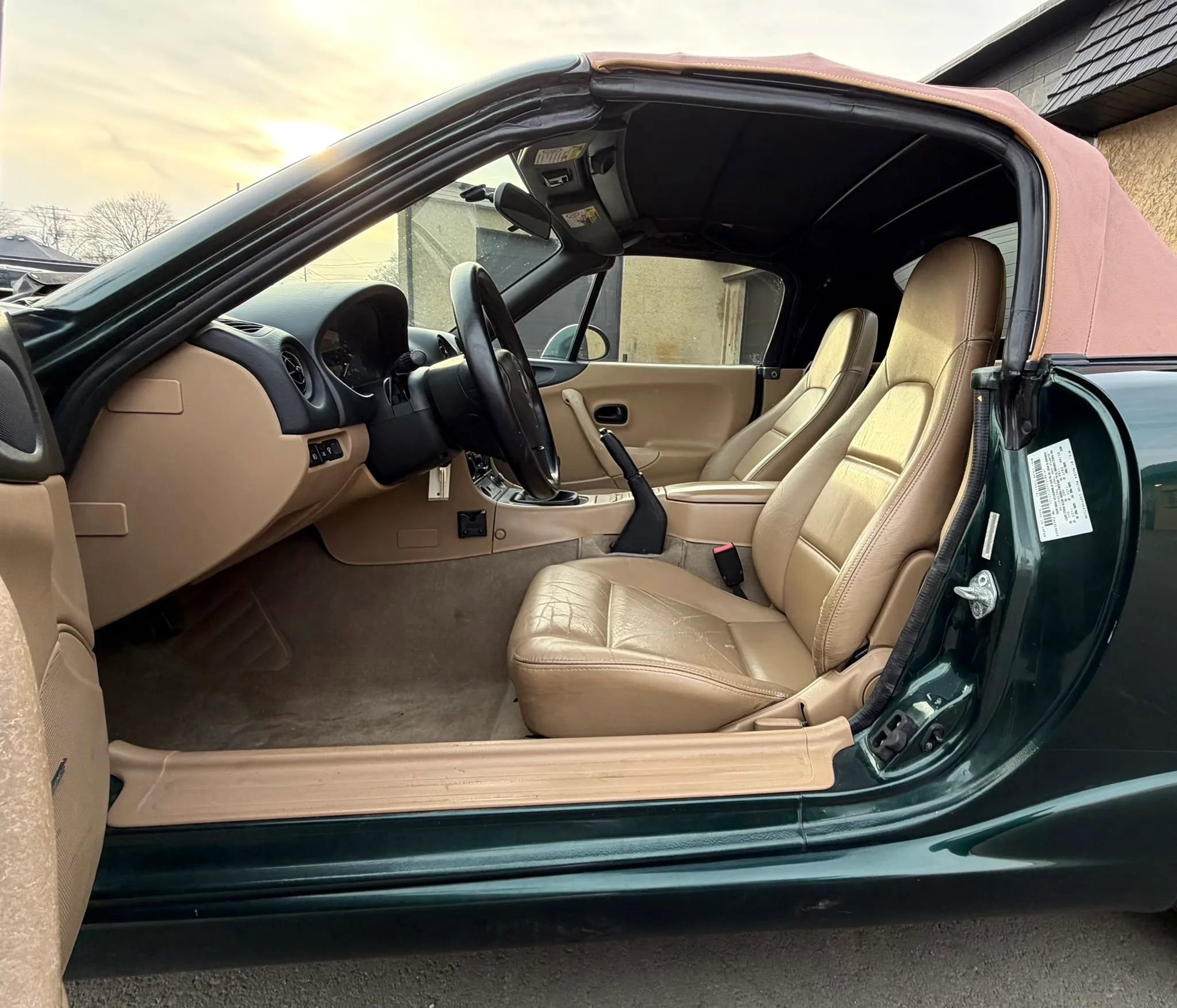 Used 1999 MAZDA MX-5 Miata Convertible 2D image 3